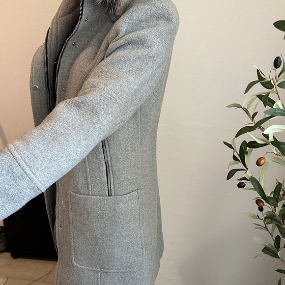 London Fog Women's Gray Hooded Trench Coat with Faux Fur Trim - Picture 3 of 6